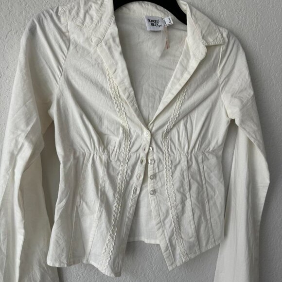Princess Polly white embroidered fitted button up🤍🦪🍸 - Picture 3 of 8